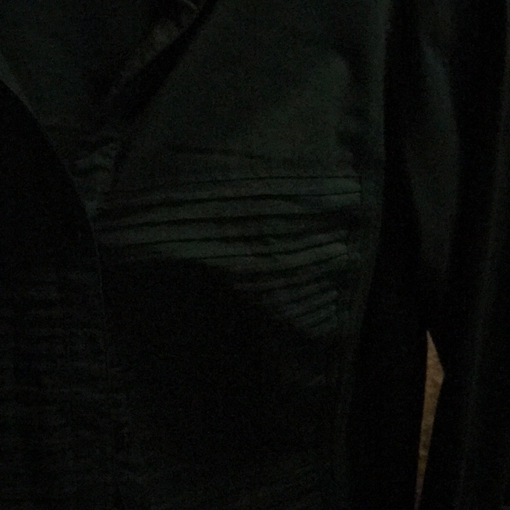 Top - Picture 2 of 2